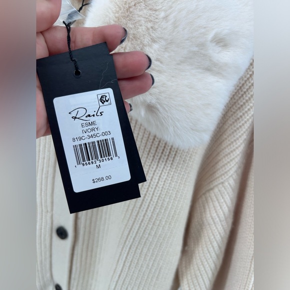 NWT $268 Rails esme Cardigan sweater in Ivory size M Removable Faux Fur Collar - Picture 8 of 16